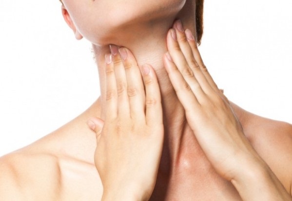 Hướng dẫn cách massage cổ chống nhăn giảm chảy xệ da tại nhà